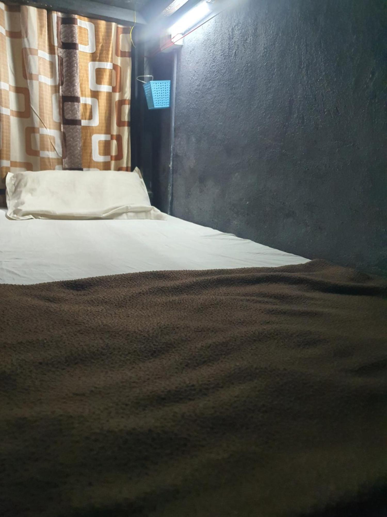 Bapuji Dormitory Hostel Bombaj Zewnętrze zdjęcie