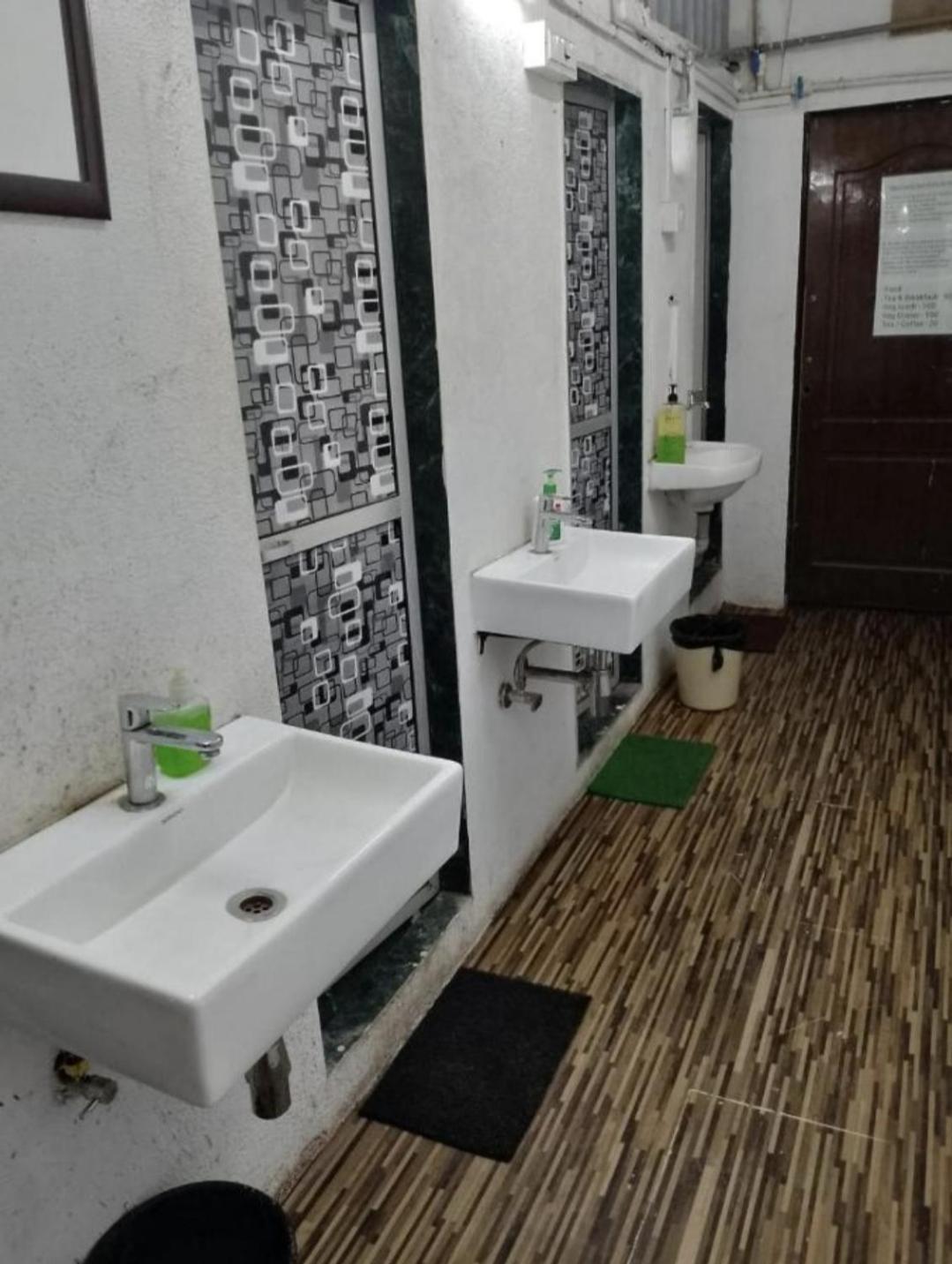 Bapuji Dormitory Hostel Bombaj Zewnętrze zdjęcie